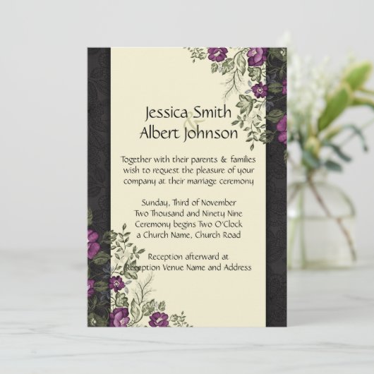 Eleganter Lila Garden Floral Ivory Damask Hochzeit Einladung (Stehend Vorderseite)