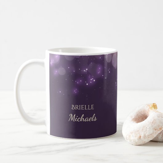Eleganter Lila Glitzer Bokeh Glitzern mit Namen Kaffeetasse (Mit Donut)