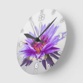 Eleganter Lila Lotus Personalisierter See Runde Wanduhr (Winkel)