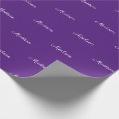 Eleganter lila Skriptname Geburtstag Geschenkpapier (Ecke)