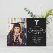 Eleganter Medical Caduceus Custom Picture Abschlus Einladung (Stehend Vorderseite)