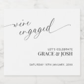 Eleganter Minimal Wir sind Verlobte Engagement Par Schaumweinetikett (Einzelnes Label)