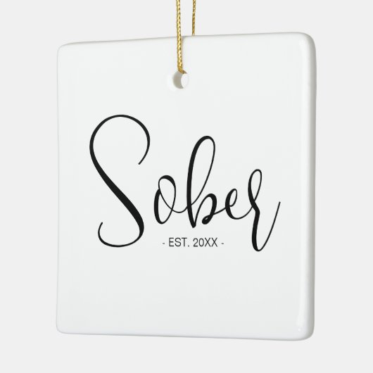 Eleganter Minimaler nüchterner Datumshake Keramikornament (Links)