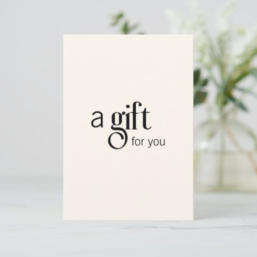 Eleganter Minimalistischer, blumenweißer Farbsaal (Stehend Vorderseite)