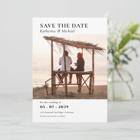 Eleganter Minimalistischer QR-Code eines Fotos Save The Date (Stehend Vorderseite)