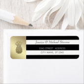 Eleganter, moderner Ananas mit schwarz-weißen Stre (Insitu)