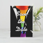 Eleganter, moderner Gay Men Wedding Rainbow Save The Date (Stehend Vorderseite)