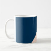 eleganter, moderner pastellfarbener Pfirsichmarine Kaffeetasse (Links)