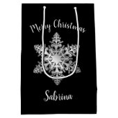 Eleganter, moderner silberner Schneeflocken Mittlere Geschenktüte (Rückseite)