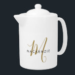 Eleganter, moderner White-Script Monogram-Teapot<br><div class="desc">Eleganter,  moderner White-Script Monogram-Teekessel. Ein elegantes Goldskriptmonogramm kombiniert mit einem sauberen schwarzen San-Serif-Schriftart verleiht dem Ganzen einen zeitgemäßen Look.</div>