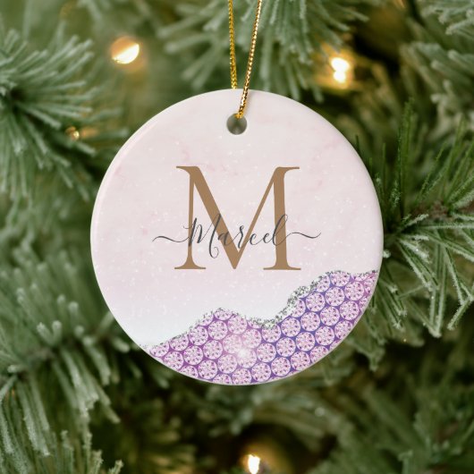 Eleganter Monogram Rose rosa Glitzer Keramik Ornament (Baum)