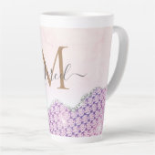 Eleganter Monogram Rose Rosa Glitzer Latte Tasse (Rechte Ecke)