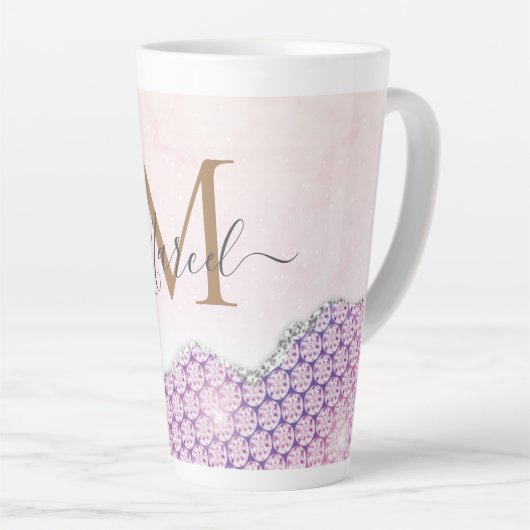 Eleganter Monogram Rose Rosa Glitzer Latte Tasse (Rechte Ecke)