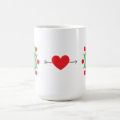 Eleganter Monogramm-Buchstabe M – Grünes Emblem mi Kaffeetasse (Mittel)