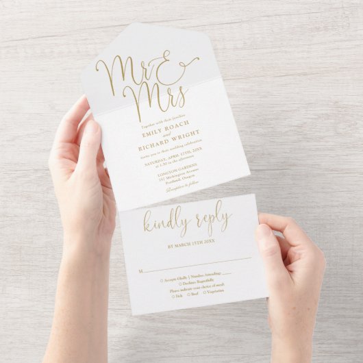 Eleganter Mr. and Mrs. Script Gold Wedding All In One Einladung (Abreißen)