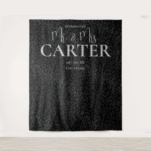 Eleganter Mr. und Mrs. Black Leopard Wedding Backd Wandteppich (Vorderseite)