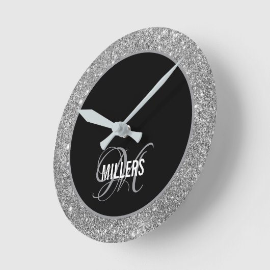 Eleganter Name aus schwarzem Glitzer, Monogramm Runde Wanduhr (Winkel)