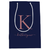 Eleganter Name des Blue Pink Rose Gold Monogrammes Mittlere Geschenktüte (Vorderseite)