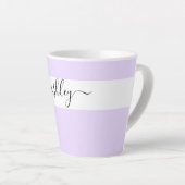Eleganter Name in Script-Typografie Lavendel Milchtasse (Rechte Ecke)
