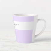 Eleganter Name in Script-Typografie Lavendel Milchtasse (Rechts)