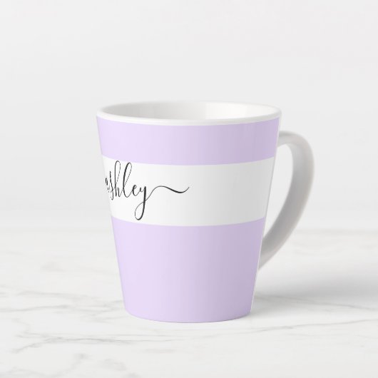 Eleganter Name in Script Typografie Lavender Milchtasse (Rechte Ecke)