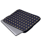 Eleganter Navy Blue und Gold Damask Laptopschutzhülle (Vorne Knopf)