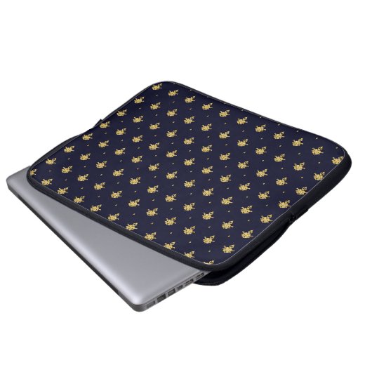 Eleganter Navy Blue und Gold Damask Laptopschutzhülle (Vorne Knopf)