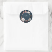 Eleganter Navy- & Blush Floral Round Wedding Stick Runder Aufkleber (Tasche)