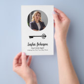 Eleganter Neutraler Foto-QR-Code Immobilien Flyer (Handgriff)