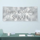 Eleganter Niedlicher Silver Glittery Bokeh Happy B Banner (Messe)