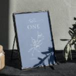 Eleganter Olivenbaum. Blaue Mittelmeerhochzeit Tischnummer<br><div class="desc">Delikate botanische italienische Hochzeitsfeier mit elegantem Olivenzweig in rosafarbenem Blau. Geeignet für mediterrane Hochzeiten.</div>
