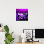 ELEGANTER PEACOCK IN LILA POSTER (Heimbüro)