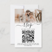 Eleganter QR-Code für das White Foto Monogram RSVP Karte (Vorderseite)