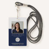 Eleganter QR-Code für Minimalistisches Navy-Gold-F Ausweis (Vorderseite mit Schlüsselband)