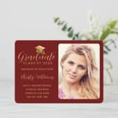 Eleganter Red Gold Script Foto Uni-Abschluss Ankündigung (Stehend Vorderseite)