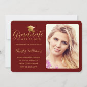 Eleganter Red Gold Script Foto Uni-Abschluss Ankündigung (Vorderseite)