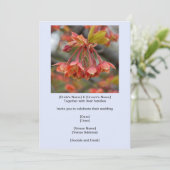 Eleganter Red Maple Tree Blume Cluster Hochzeit Einladung (Stehend Vorderseite)