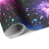 Eleganter Regenbogenfeuerwerk auf schwarzem Hinter Geschenkpapier (Rolleneckpunkt)