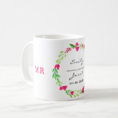 Eleganter rosa Blumenkranz MR MRS. Hochzeitsnamen Kaffeetasse (Vorderseite Links)