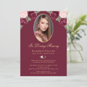 Eleganter Rosa-Gold-Foto-Gedenkservice Einladung (Stehend Vorderseite)