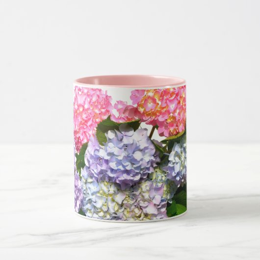 Eleganter, rosa, lila-blauer Hydrangea-Bouquet Tasse (Zentrum)