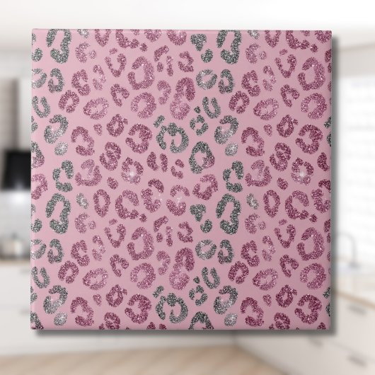 Eleganter rosa silberner Glitter-Leopard auf Roség Fliese