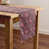 Eleganter Rosa Snowflakes Holiday Table Runner Kurzer Tischläufer (Beispiel)