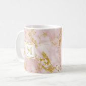 Eleganter rosafarbener Imitat Monogram Gold Glitze Kaffeetasse (Vorderseite Links)