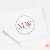 Eleganter Roter Monogramm-Wedding Classic Round St Runder Aufkleber (Umschlag)