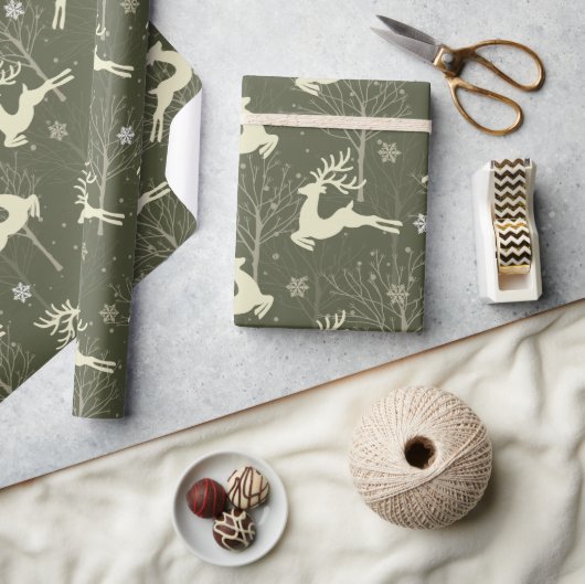 Eleganter Rustikaler Wald Jumping Rentier Weihnach Geschenkpapier (Kunsthandwerk)