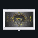 Eleganter Schwarz-Gold-Vintag-Goldrahmen Visitenkarten Etui<br><div class="desc">Elegantes Schwarz und Gold Vintage verzierte Spitzen-Rahmen und geometrische Muster und Wirbel. Verfügbar auf anderen Produkten. Benutzerdefinierte Initialen vorne. Dies ist eine Vorlage und sie ist vollständig anpassbar.</div>
