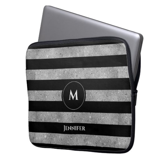 Eleganter Schwarz-Silber-Glitzer Streifen Monogram Laptopschutzhülle (Vorderseite Links)