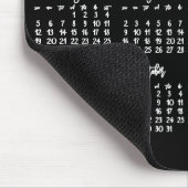 Eleganter Schwarz-Weiß-Kalender 2024 Mousepad (Ecke)
