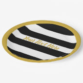 Eleganter Schwarz-Weiß-Streifen Gold-Script-Text Pappteller (Schrägansicht)